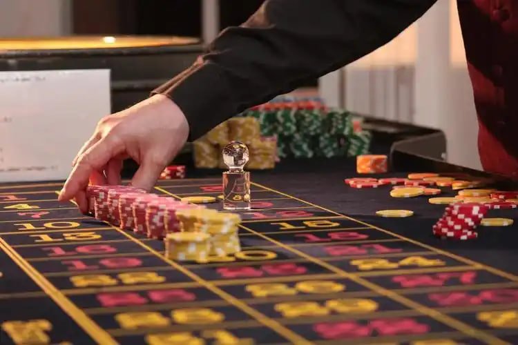 slod demo app home screen with game categories and live table lobby